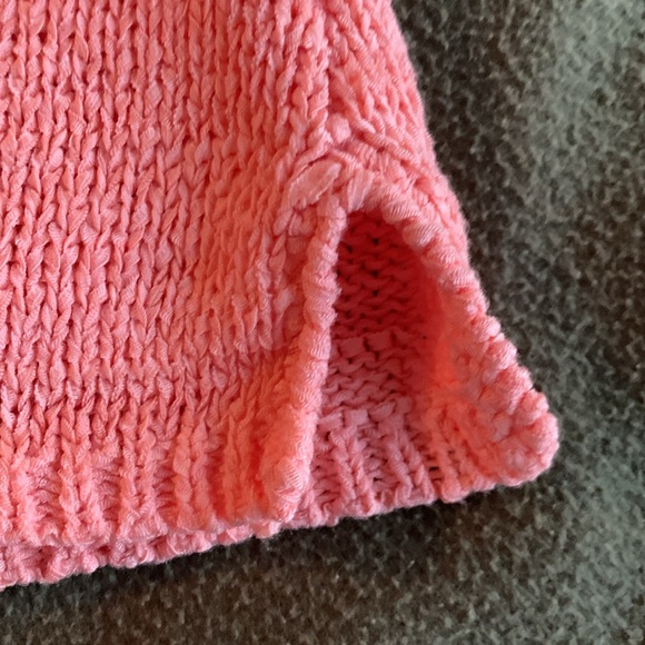 August Silk pink short sleeve sweater with sleeves de slits. Size medium - Picture 6 of 9